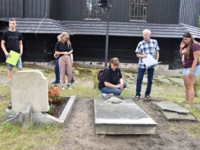 Trwają prace na zabytkowym cmentarzu